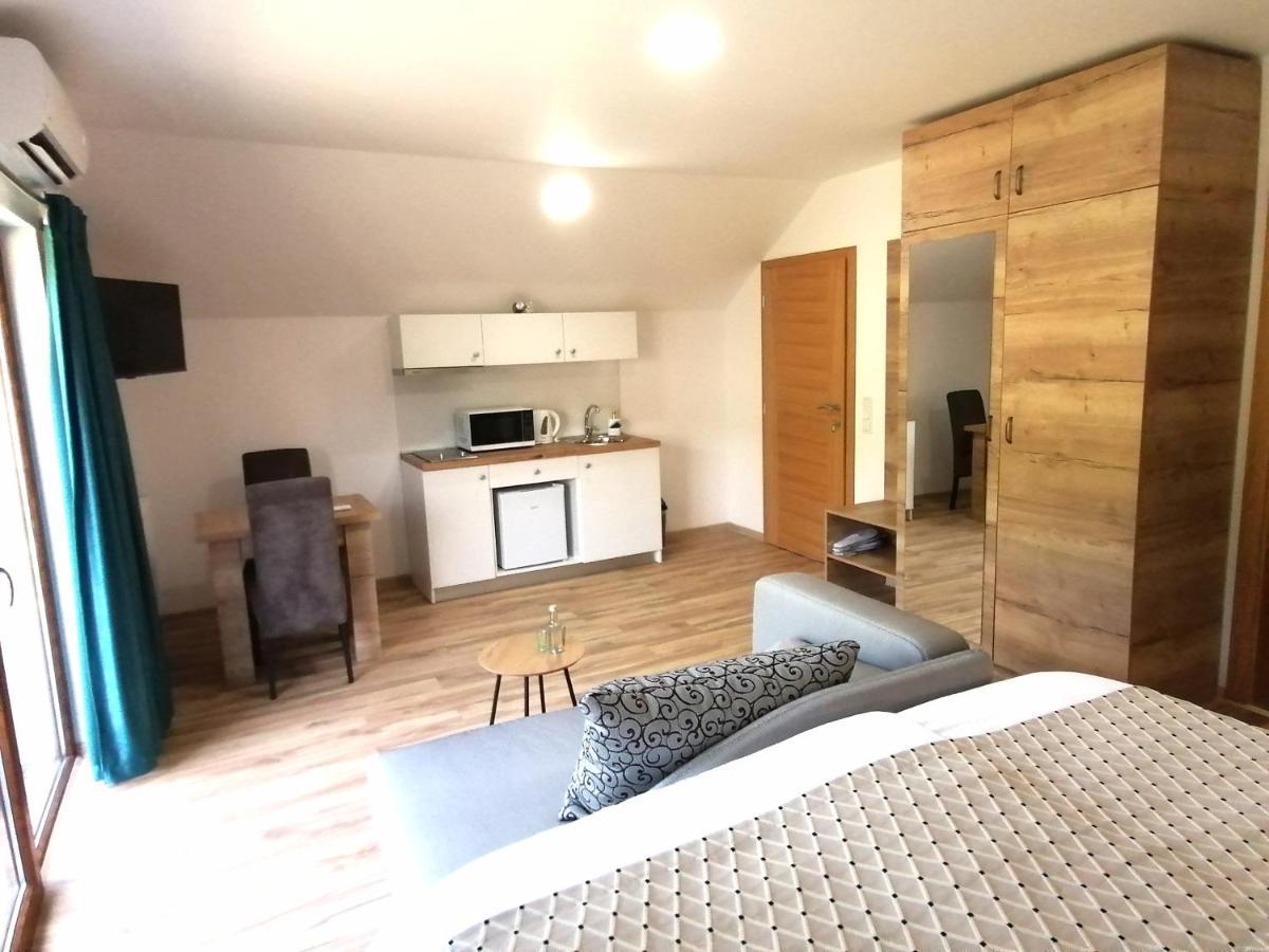 Farma & Apartmani II Opg Sasa Delic Grabusic Kültér fotó